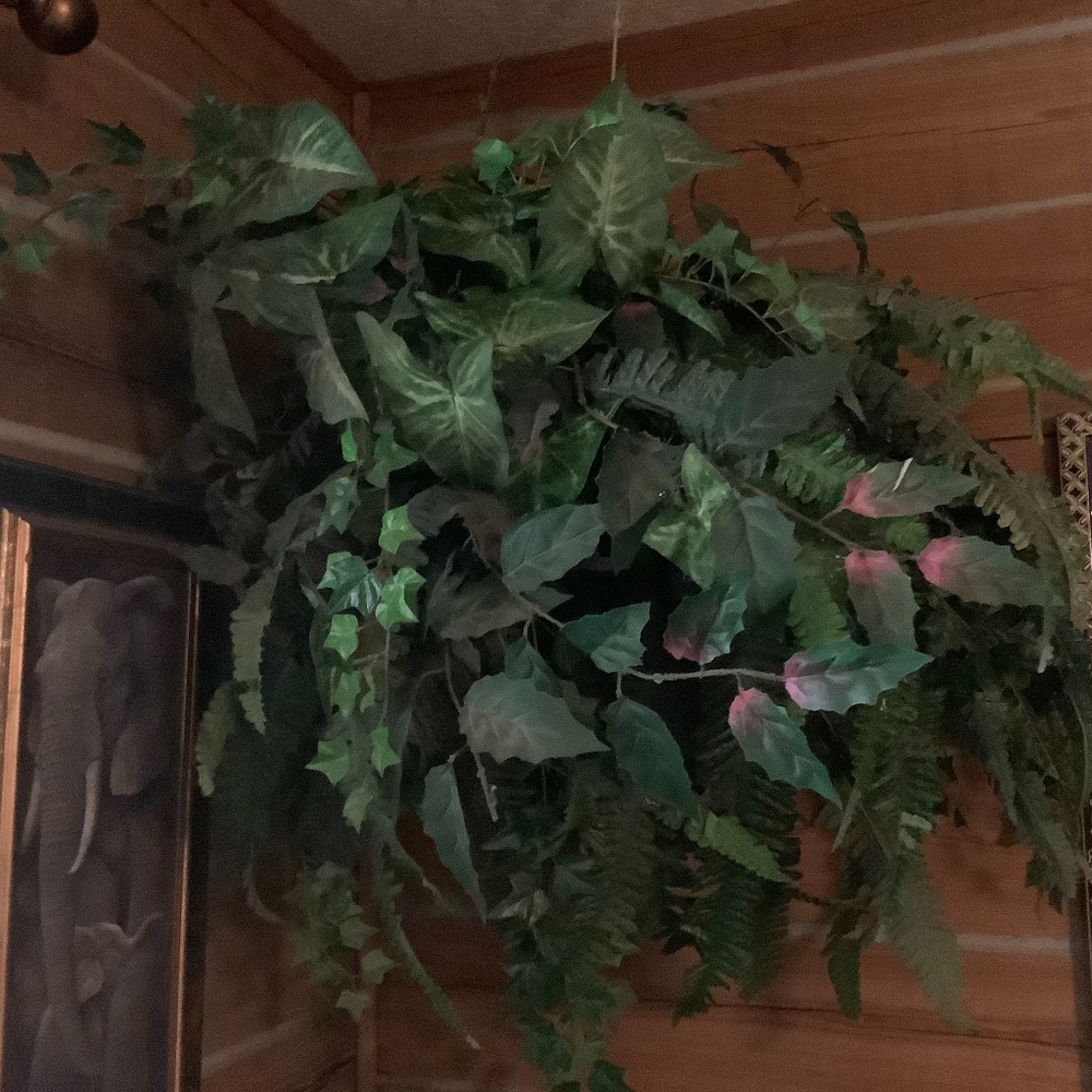 Artificial hanging basket